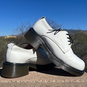 🏴󠁧󠁢󠁥󠁮󠁧󠁿 Dr. Martens MIE Vintage White Chunky 90’s Platform Oxfords UK 7
